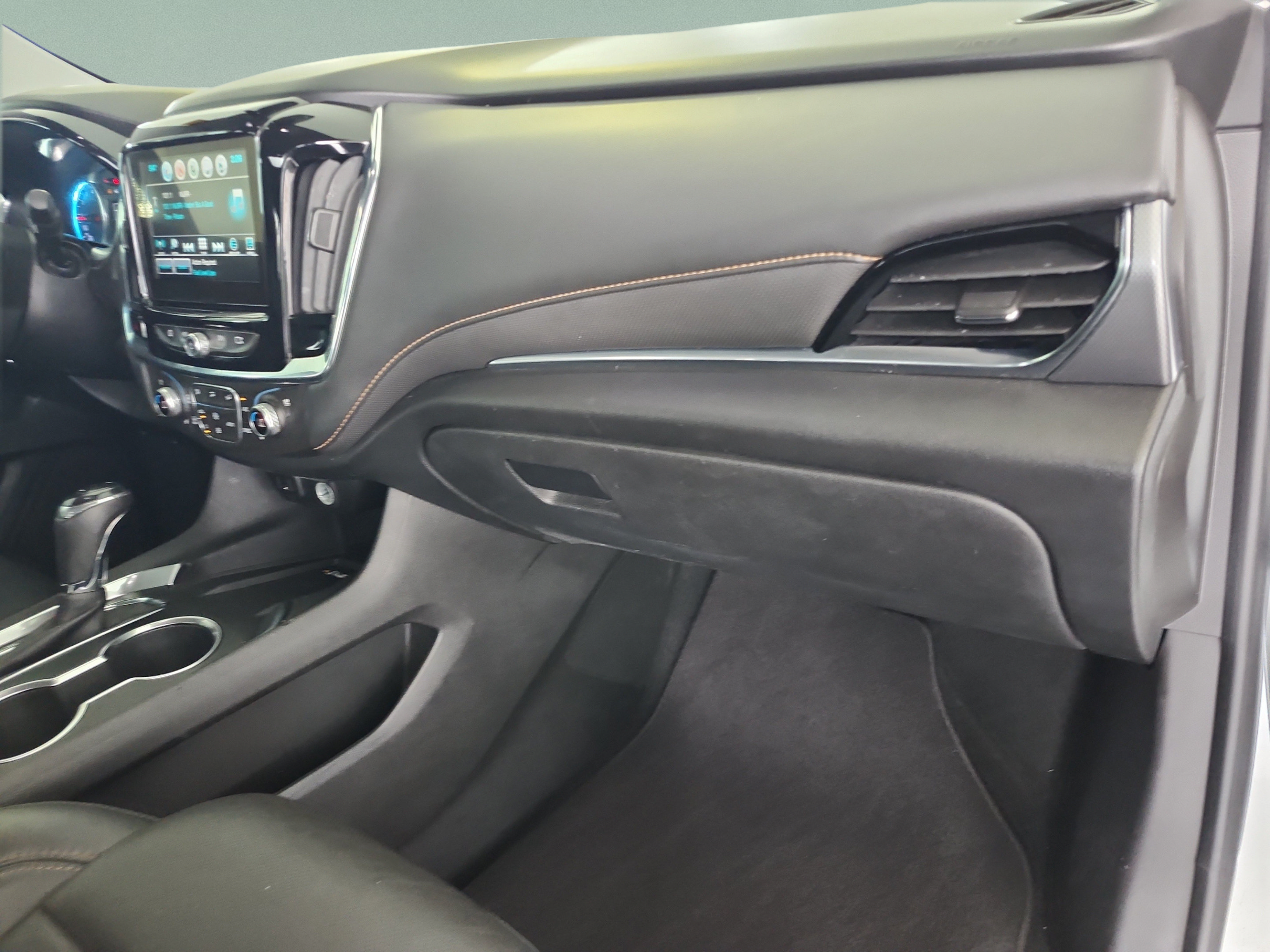 Used 2018 Chevrolet Traverse Premier w/ Redline Edition FWD image 21