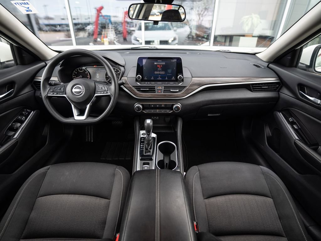 Used 2023 Nissan Altima 2.5 SV AWD/4WD image 13