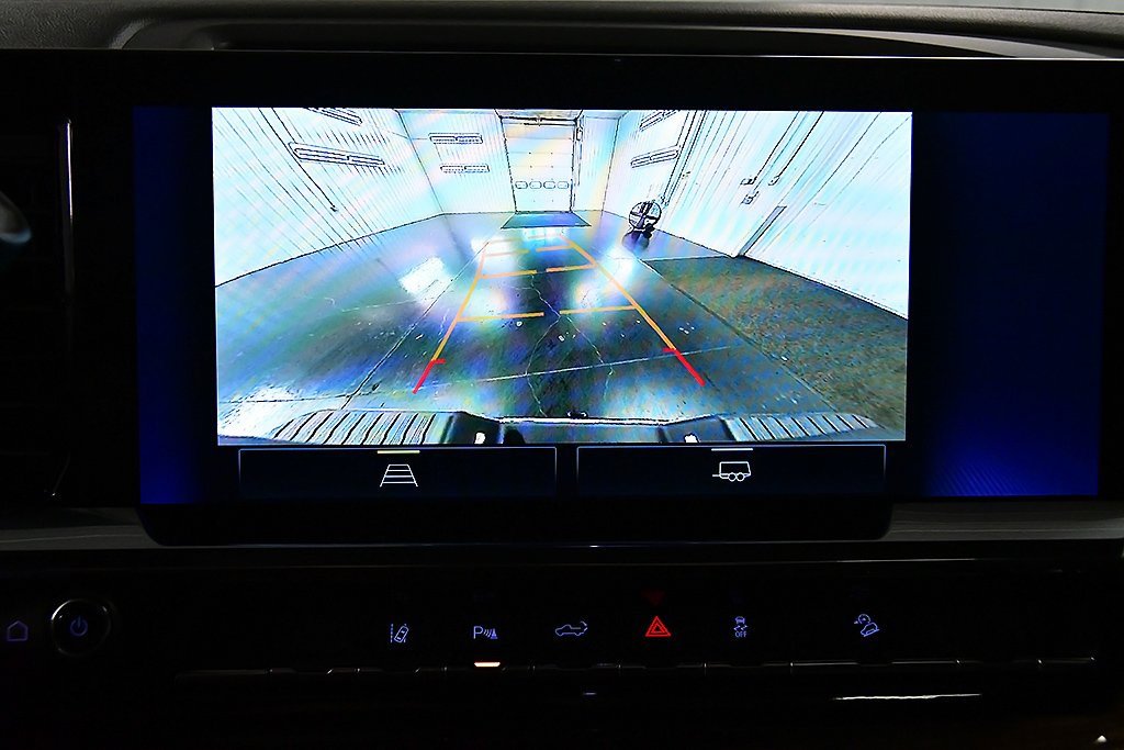 Used 2025 Chevrolet Silverado 2500 LT w/ Convenience Package image 27