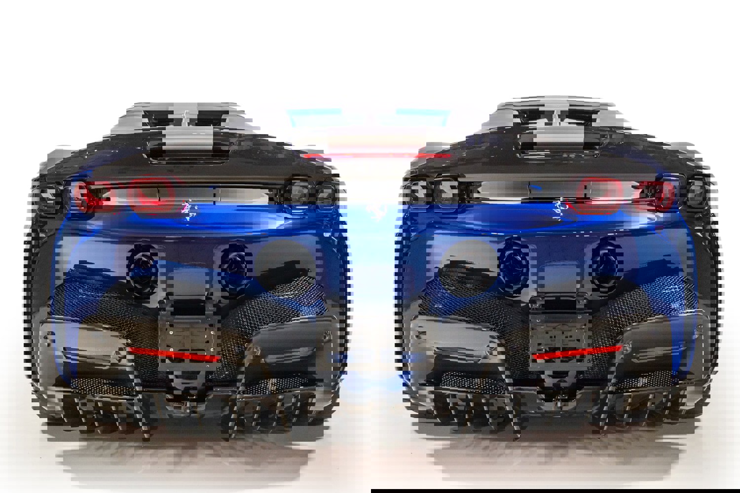 Used 2022 Ferrari SF90 Spider image 16