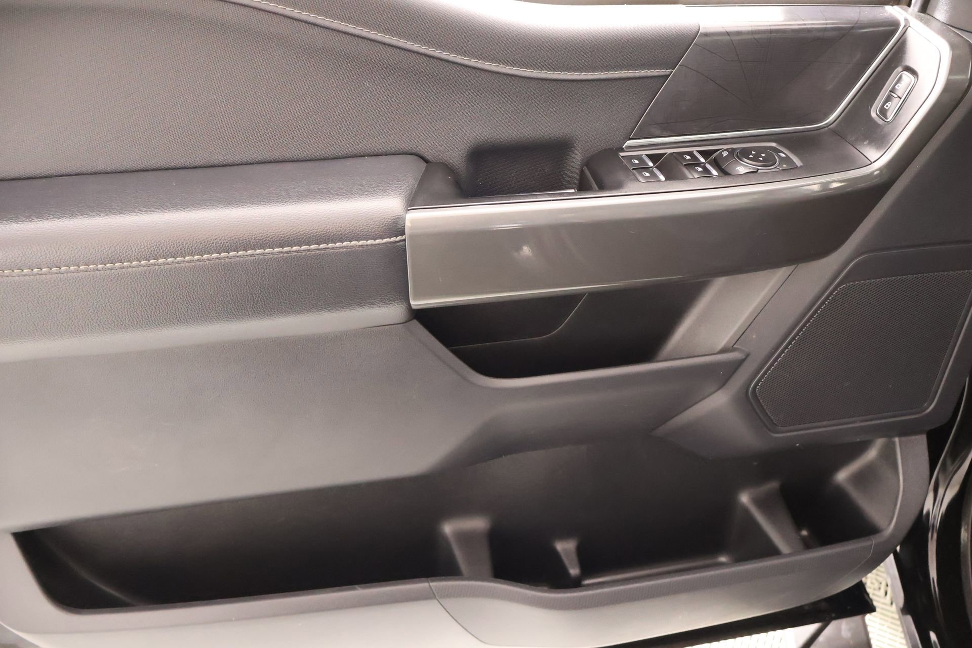 Used 2023 Ford F150 XLT w/ Equipment Group 302A High image 17