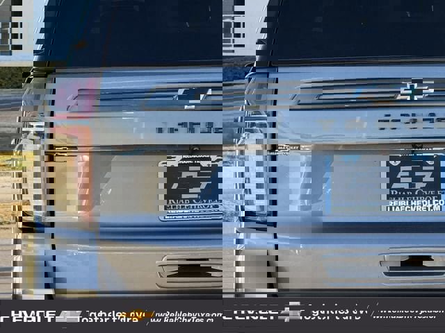 Used 2022 Chevrolet Tahoe Z71 image 9