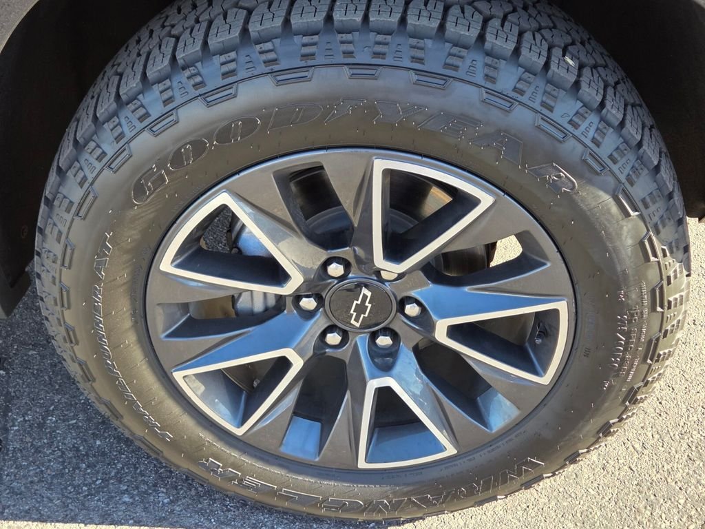 Used 2021 Chevrolet Suburban Z71 AWD/4WD image 9