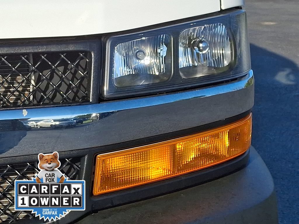 Used 2024 Chevrolet Express 2500 w/ Driver Convenience Package RWD image 12
