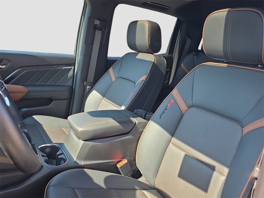 Used 2025 GMC Canyon AT4 w/ Technology Plus Package image 7