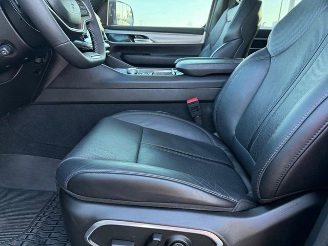 Used 2024 Jeep Wagoneer L Series II w/ Convenience Group I image 20