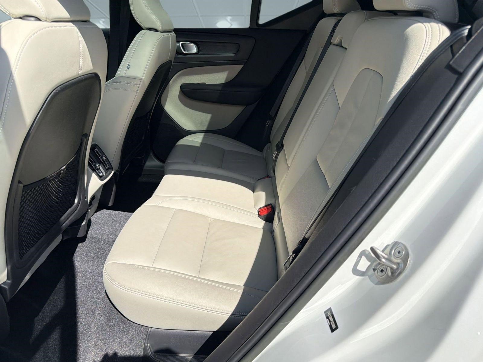 Used 2023 Volvo XC40 B5 Plus w/ Protection Package Premier image 14