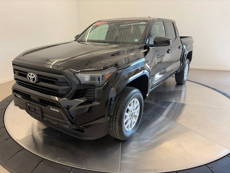 Used 2025 Toyota Tacoma SR5 AWD/4WD image 7