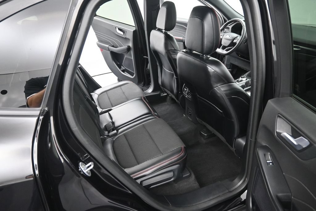 Used 2024 Ford Escape ST-Line w/ Tech Pack #1 AWD/4WD image 28