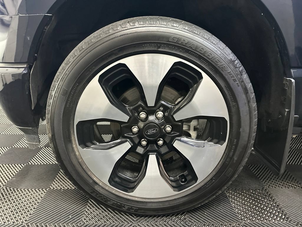 Used 2024 Ford F150 Lightning Platinum AWD/4WD image 37
