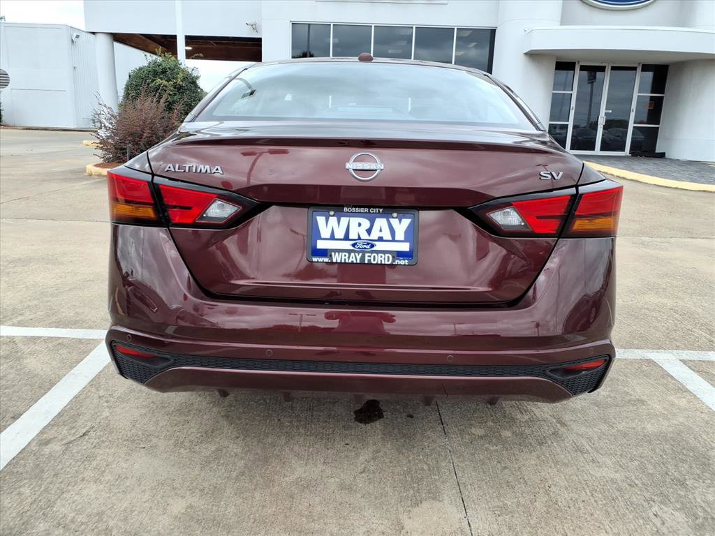 Used 2024 Nissan Altima 2.5 SV image 3