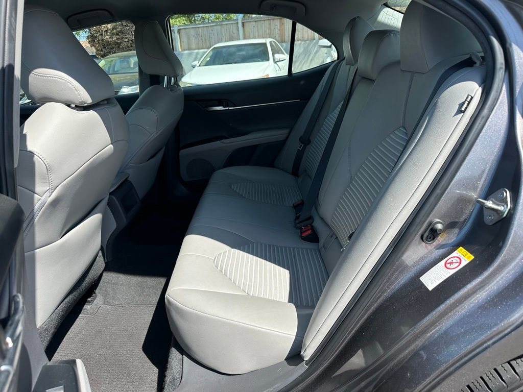 Used 2018 Toyota Camry SE image 7