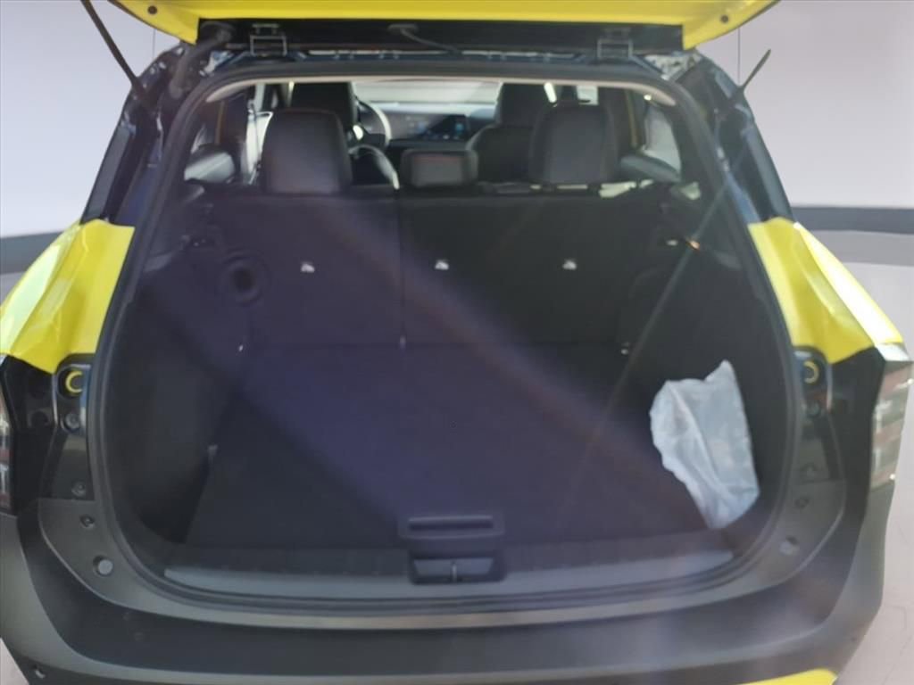 New 2026 Nissan Kicks SR image 9