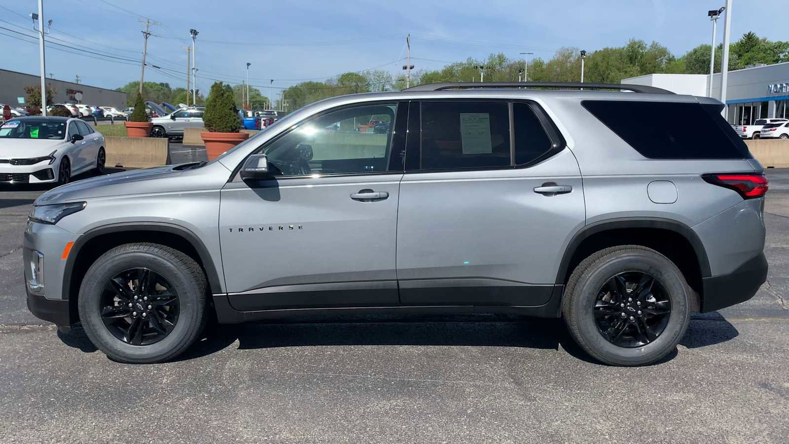 Certified 2023 Chevrolet Traverse LT w/ Midnight/Sport Edition AWD/4WD image 5