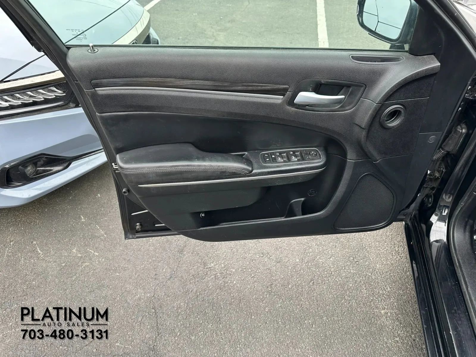 Used 2015 Chrysler 300 Limited image 15