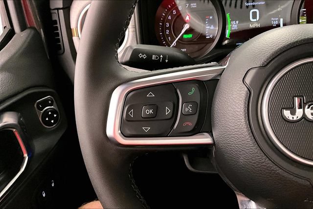 Used 2025 Jeep Wrangler Unlimited Sahara AWD/4WD image 27