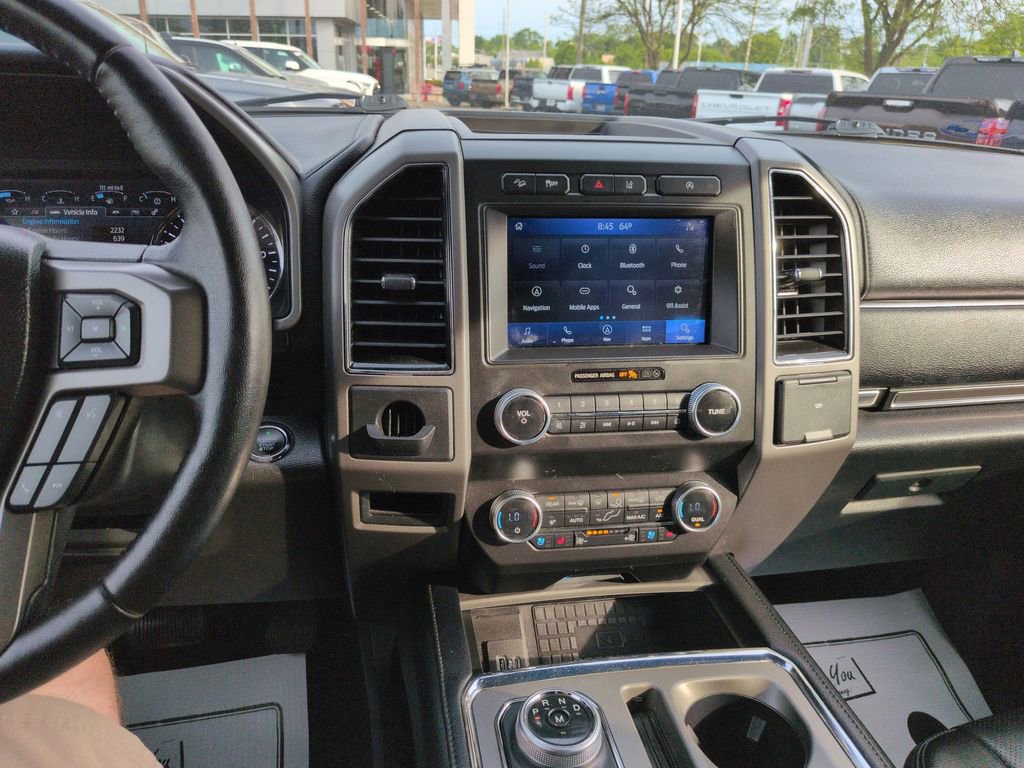Used 2020 Ford Expedition XLT w/ Equipment Group 202A AWD/4WD image 17