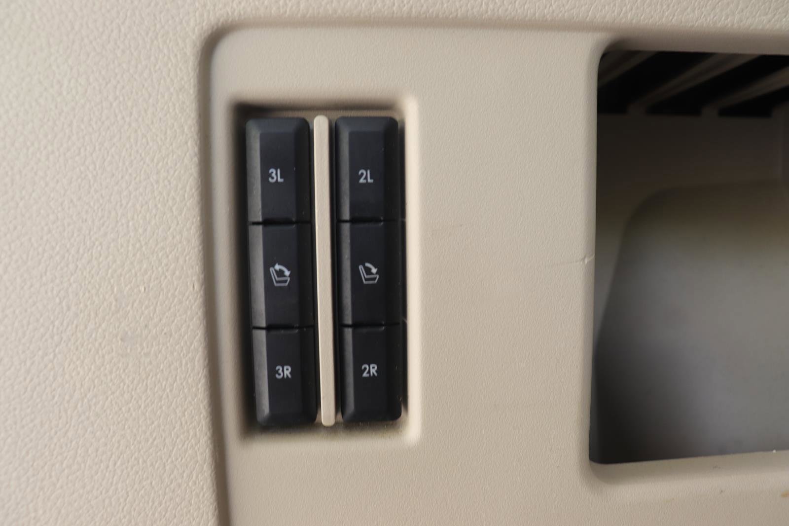 Used 2020 Lincoln Navigator Reserve w/ Luxury Package image 18