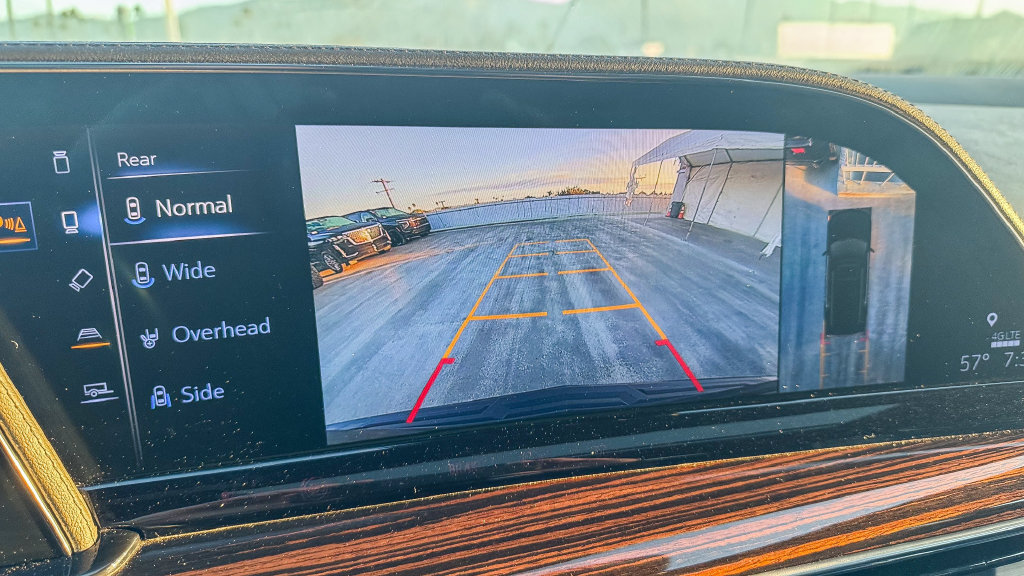 Used 2023 Cadillac Escalade Premium Luxury RWD image 27