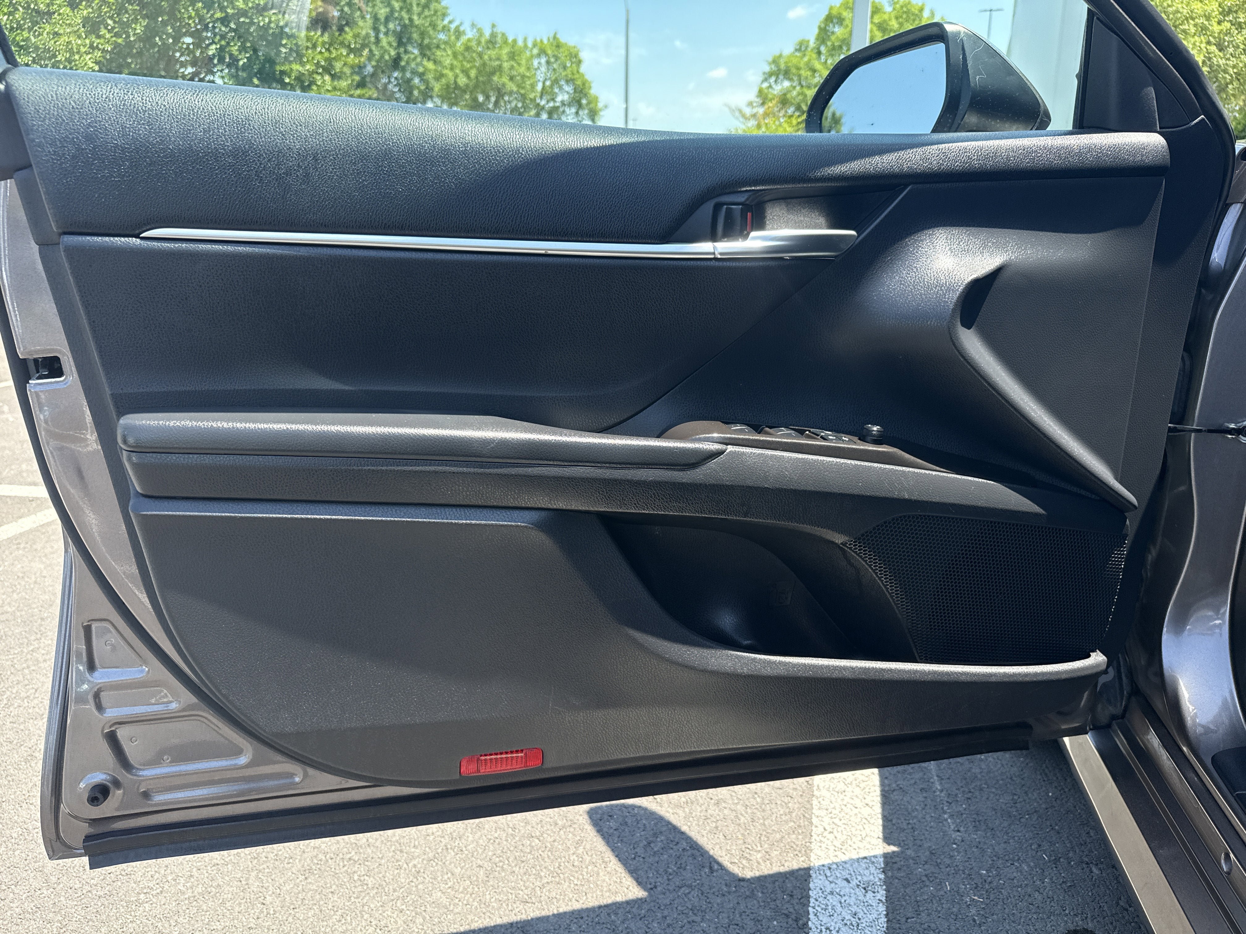 Used 2021 Toyota Camry LE FWD image 19