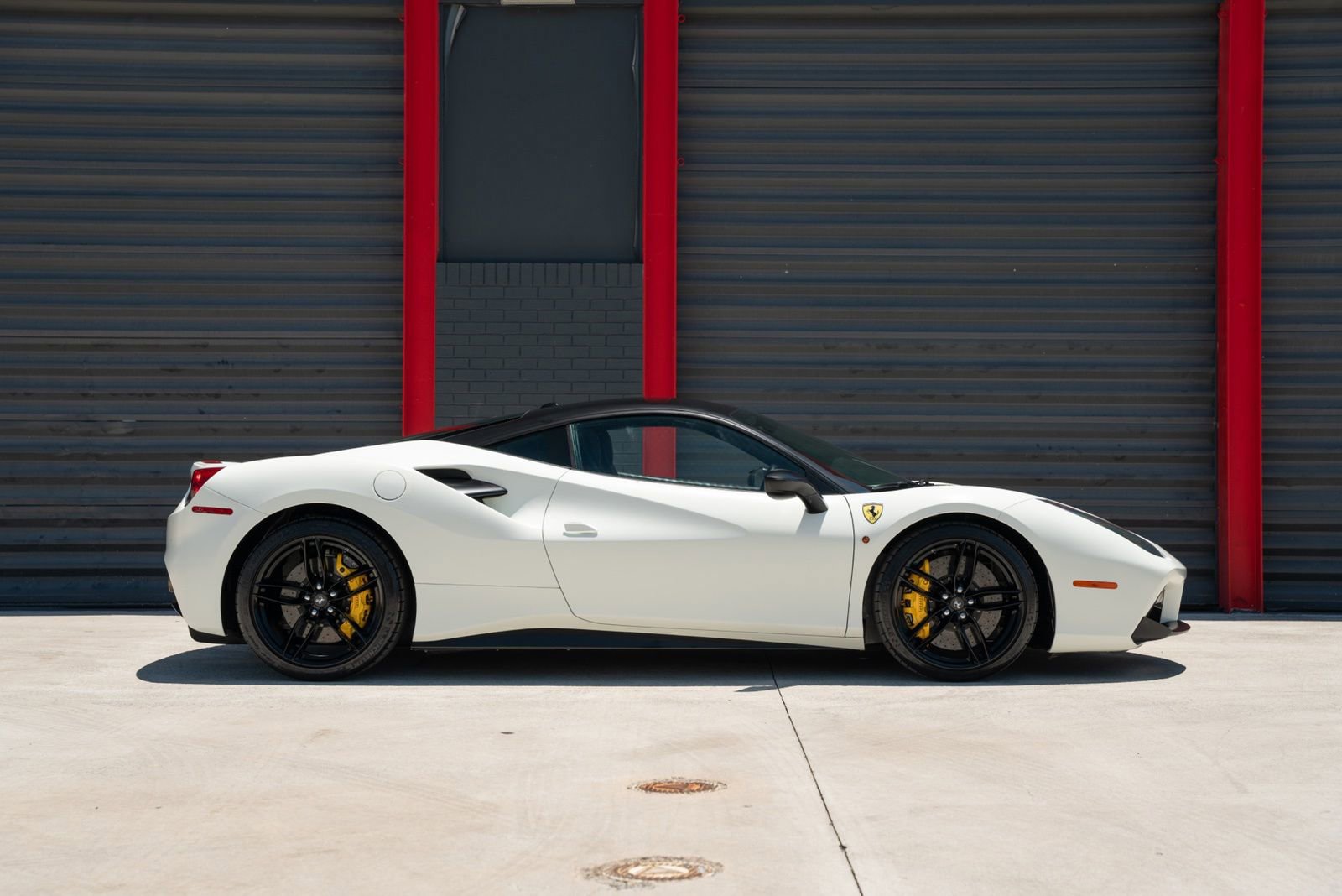 Used 2016 Ferrari 488 GTB RWD image 3