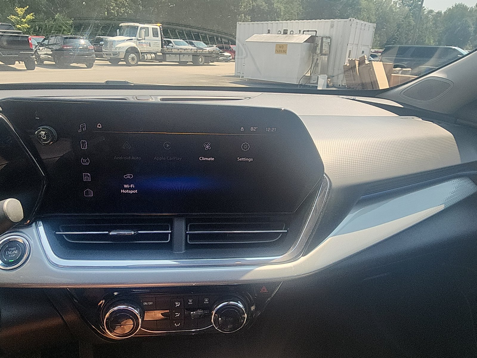 Used 2025 Chevrolet Trax LT FWD image 17