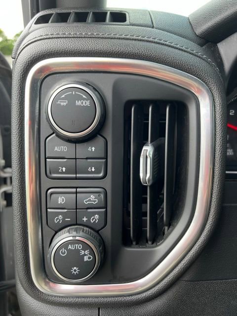 Used 2020 Chevrolet Silverado 1500 LT Trail Boss AWD/4WD image 16