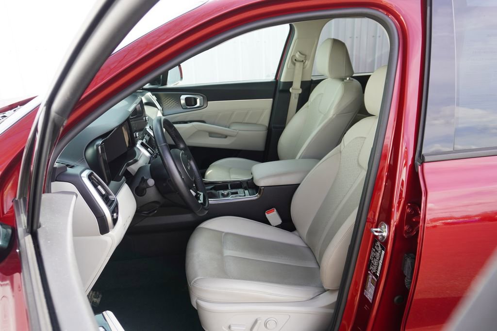 Used 2023 Kia Sorento SX image 11