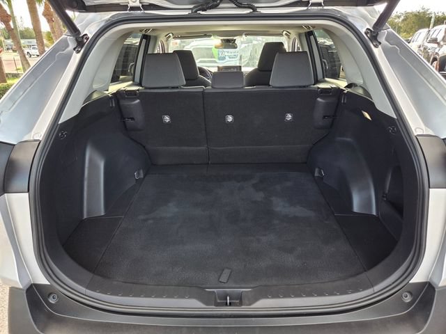 Used 2022 Toyota RAV4 XLE w/ Convenience Package FWD image 15