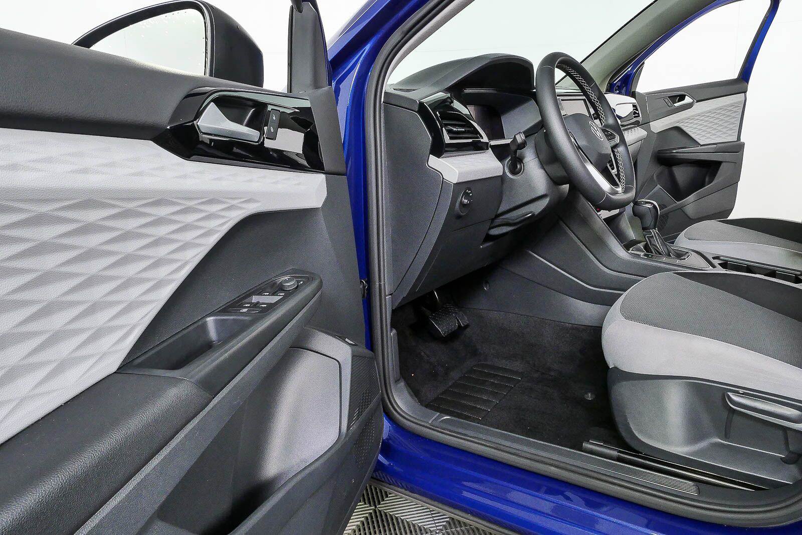 Certified 2023 Volkswagen Taos S FWD image 6