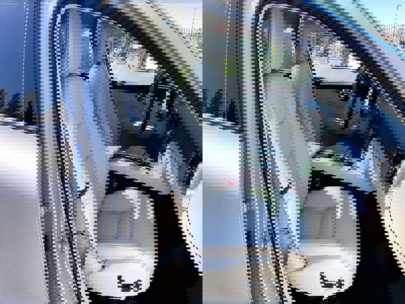 New 2025 Volvo XC60 B5 Core w/ Climate Package AWD/4WD image 31