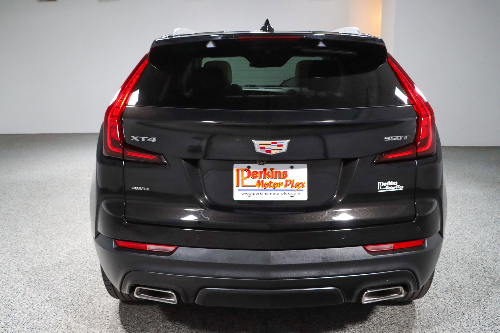 Used 2023 Cadillac XT4 Luxury w/ Cold Weather Package AWD/4WD image 8