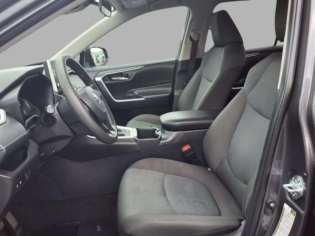 Used 2025 Toyota RAV4 XLE FWD image 20