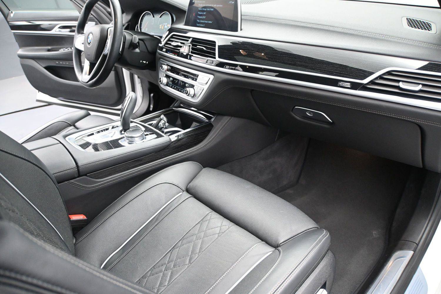 Used 2019 BMW 750i xDrive w/ M Sport Package AWD/4WD image 19
