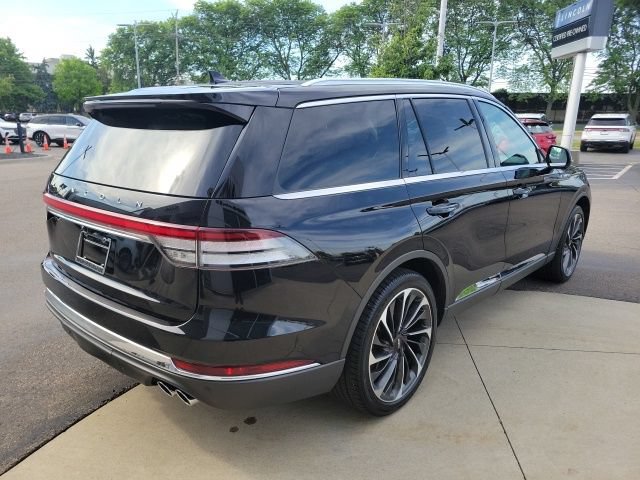 Certified 2023 Lincoln Aviator Reserve w/ Equipment Group 201A AWD/4WD image 16