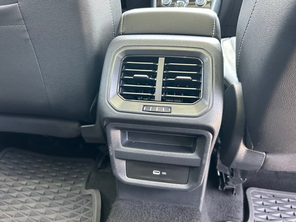 Certified 2023 Volkswagen Taos SE w/ Panoramic Sunroof Package FWD image 40