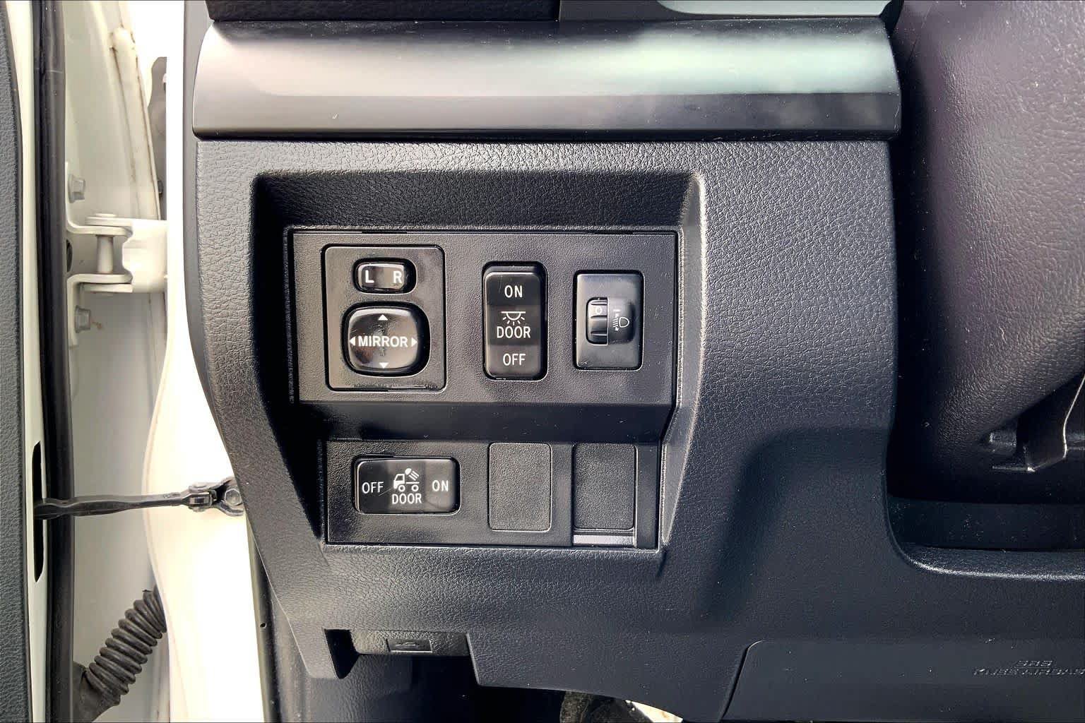 Used 2017 Toyota Tundra SR RWD image 32