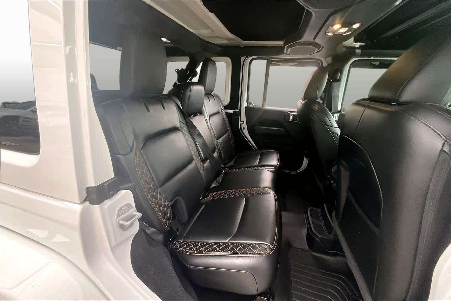 Used 2021 Jeep Wrangler Unlimited Sahara AWD/4WD image 19