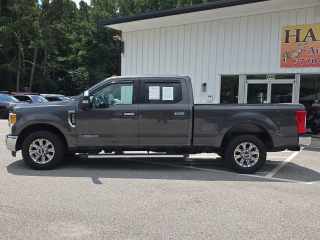 Used 2017 Ford F250 XLT w/ XLT Premium Package RWD image 2