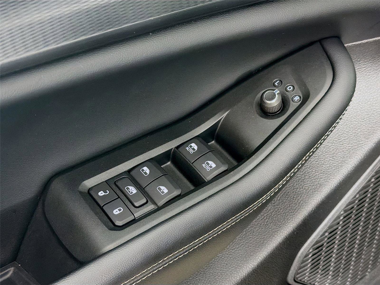 Used 2024 Jeep Grand Cherokee Altitude image 19