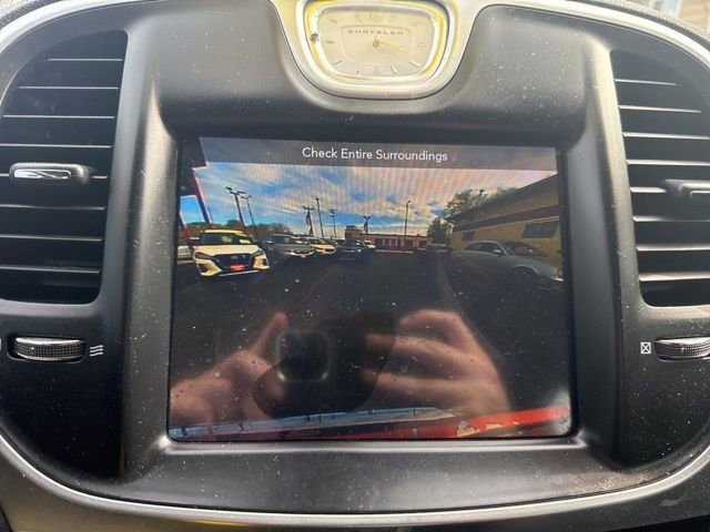 Used 2018 Chrysler 300 Limited RWD image 36