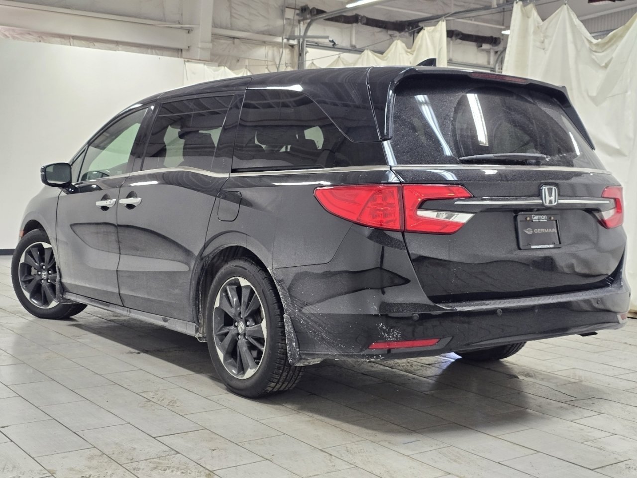 Used 2023 Honda Odyssey Elite image 17
