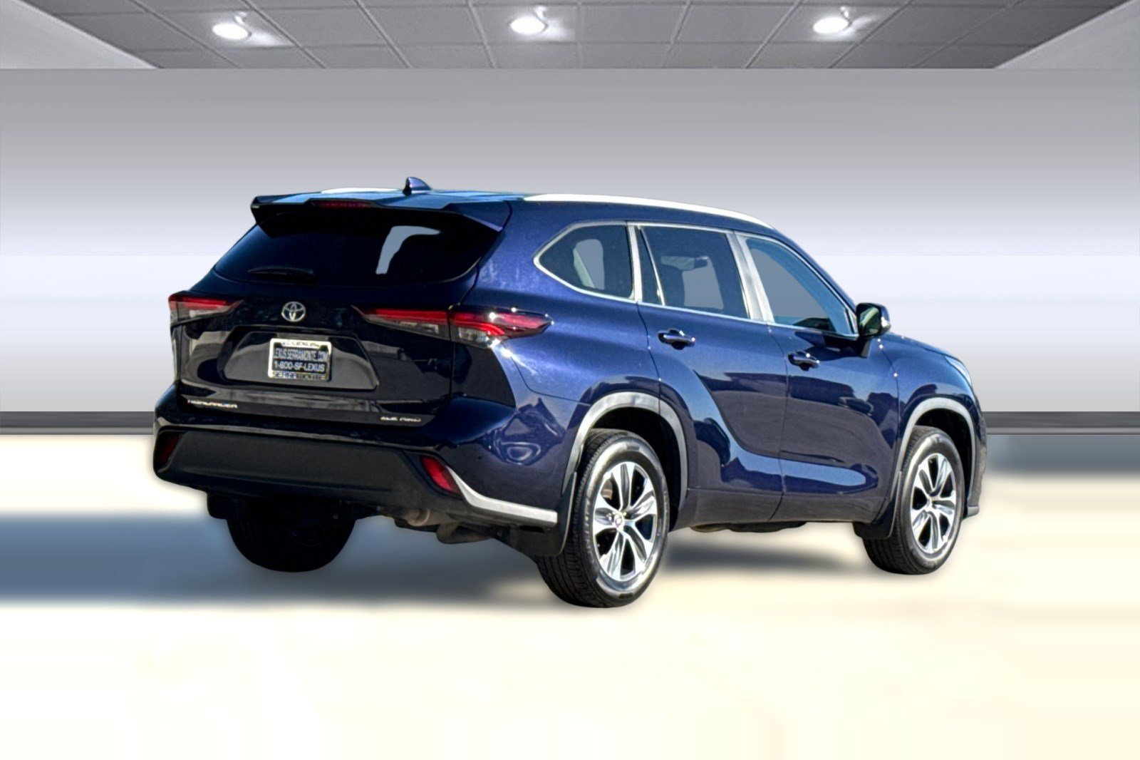 Used 2024 Toyota Highlander XLE image 8