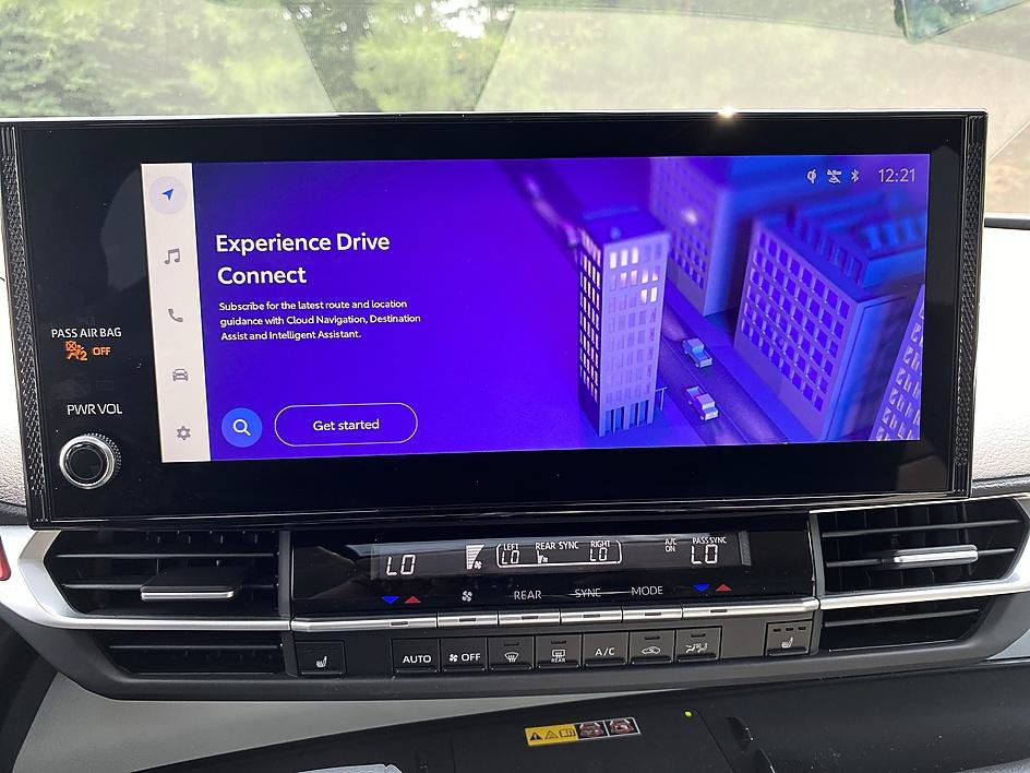 Certified 2026 Toyota Sienna XLE FWD image 19