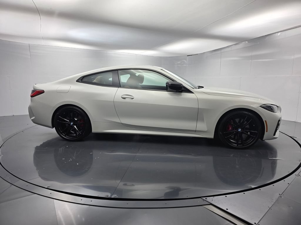 Used 2023 BMW 430i Coupe w/ M Sport Package RWD image 3