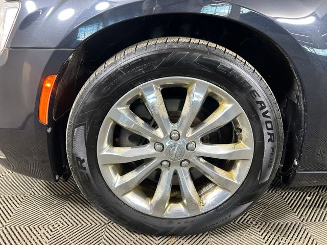 Used 2017 Chrysler 300 Limited w/ Value Package image 10