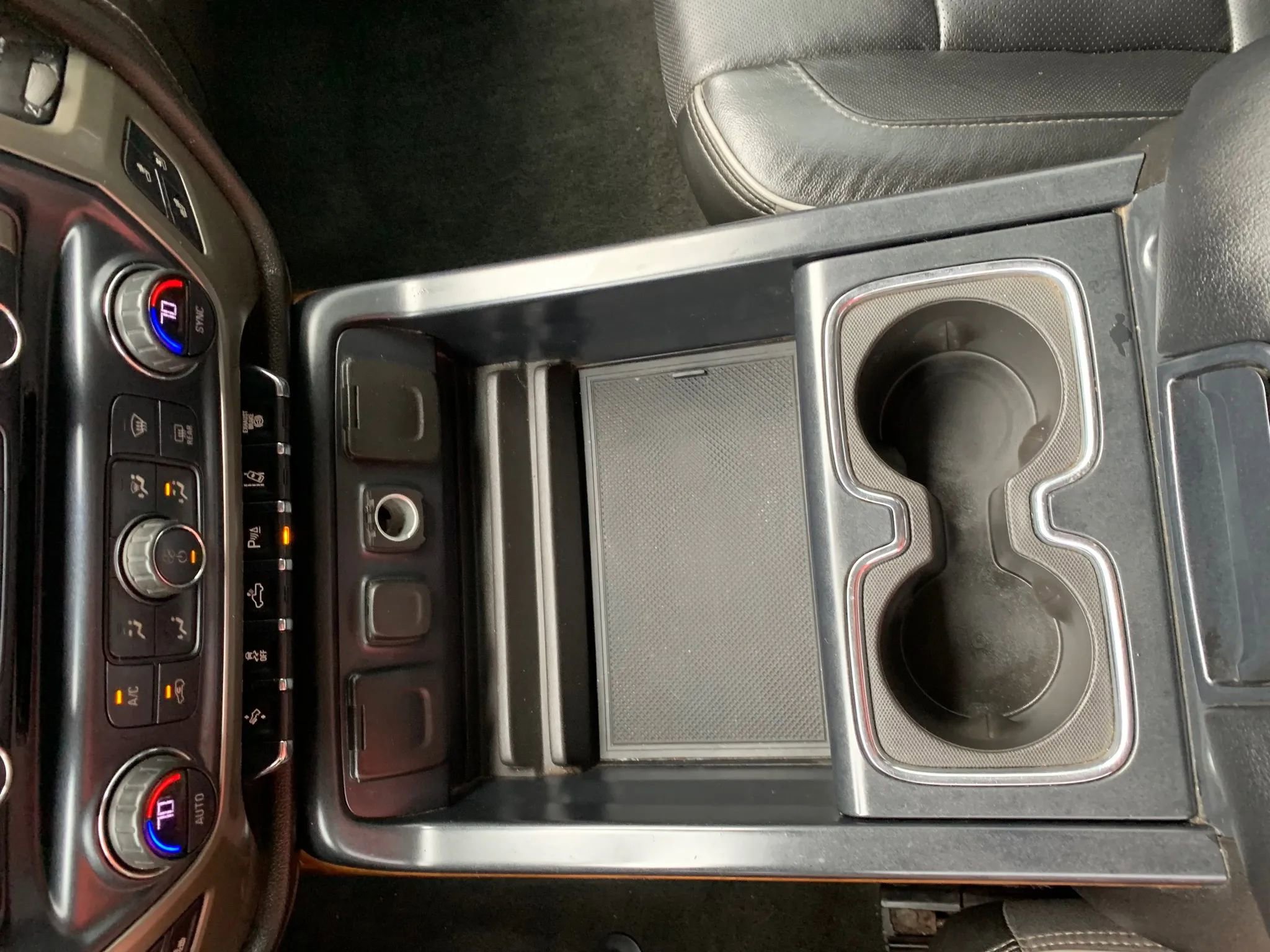 Used 2018 Chevrolet Silverado 2500 High Country w/ Duramax Plus Package image 35