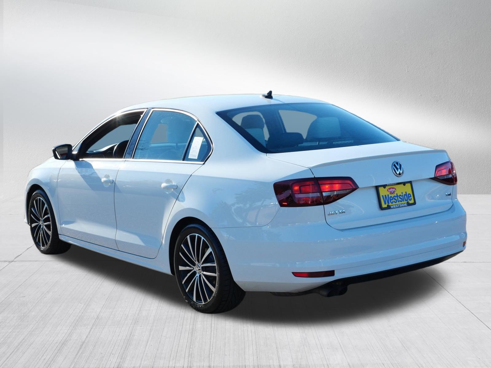 Used 2016 Volkswagen Jetta Sport FWD image 5