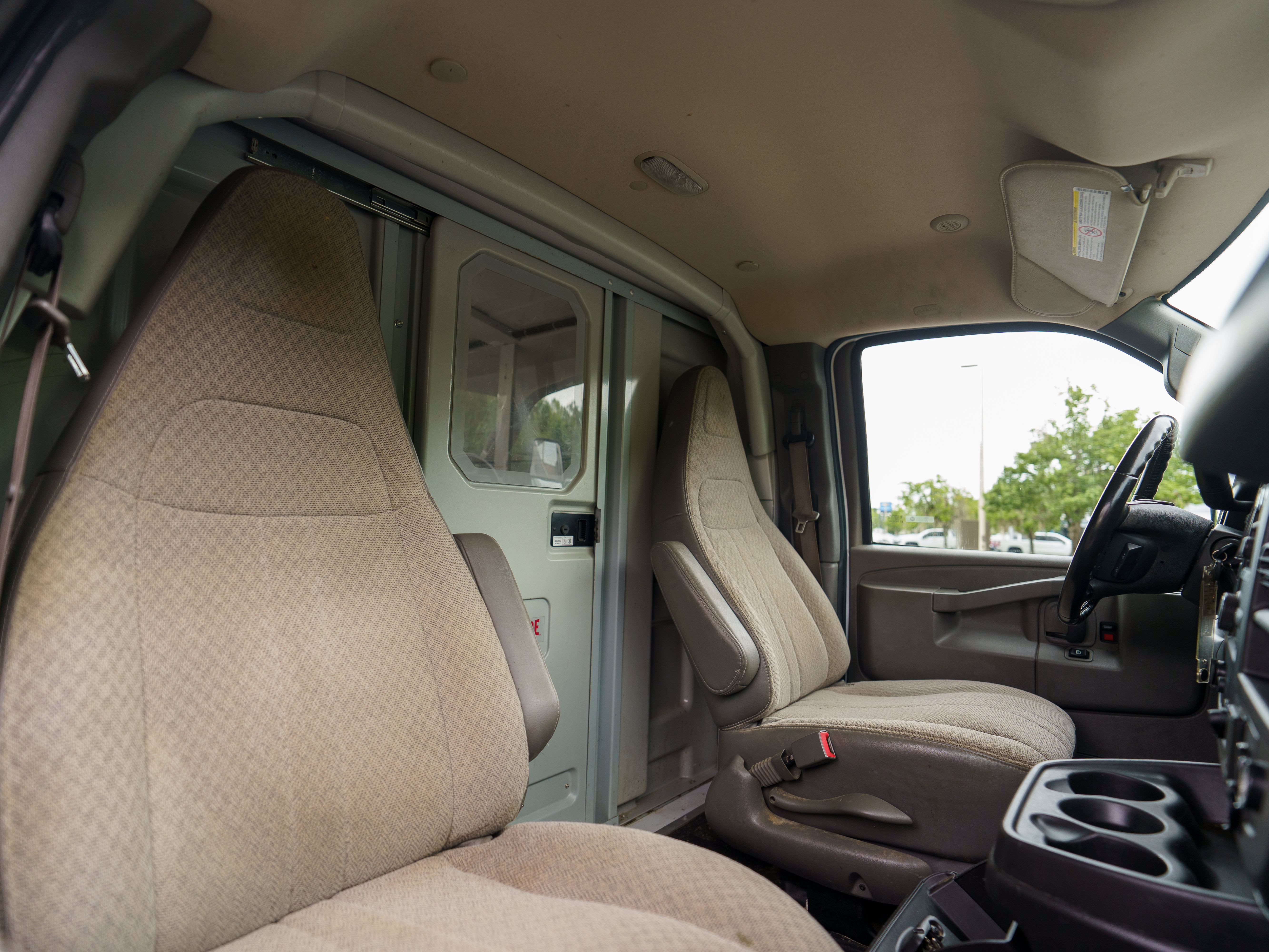 Used 2022 Chevrolet Express 3500 w/ Power Convenience Package RWD image 9