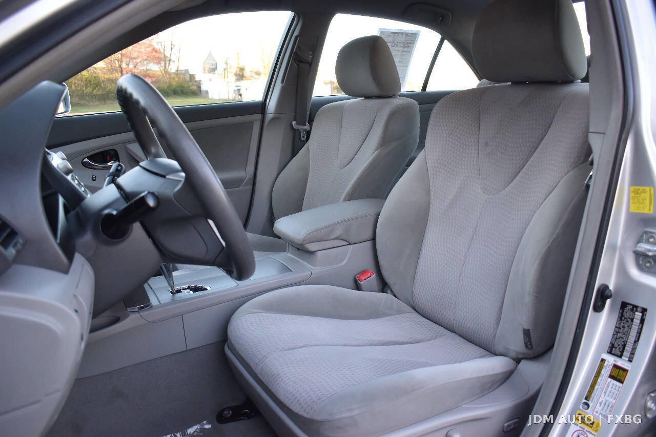 Used 2011 Toyota Camry LE w/ LE Extra-Value Pkg FWD image 12